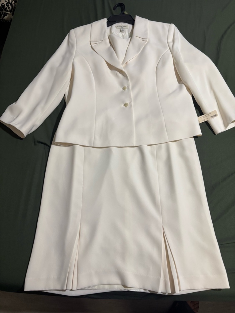 Amanda Smith Cream Two-Piece Skirt Set with Pleated Skirt